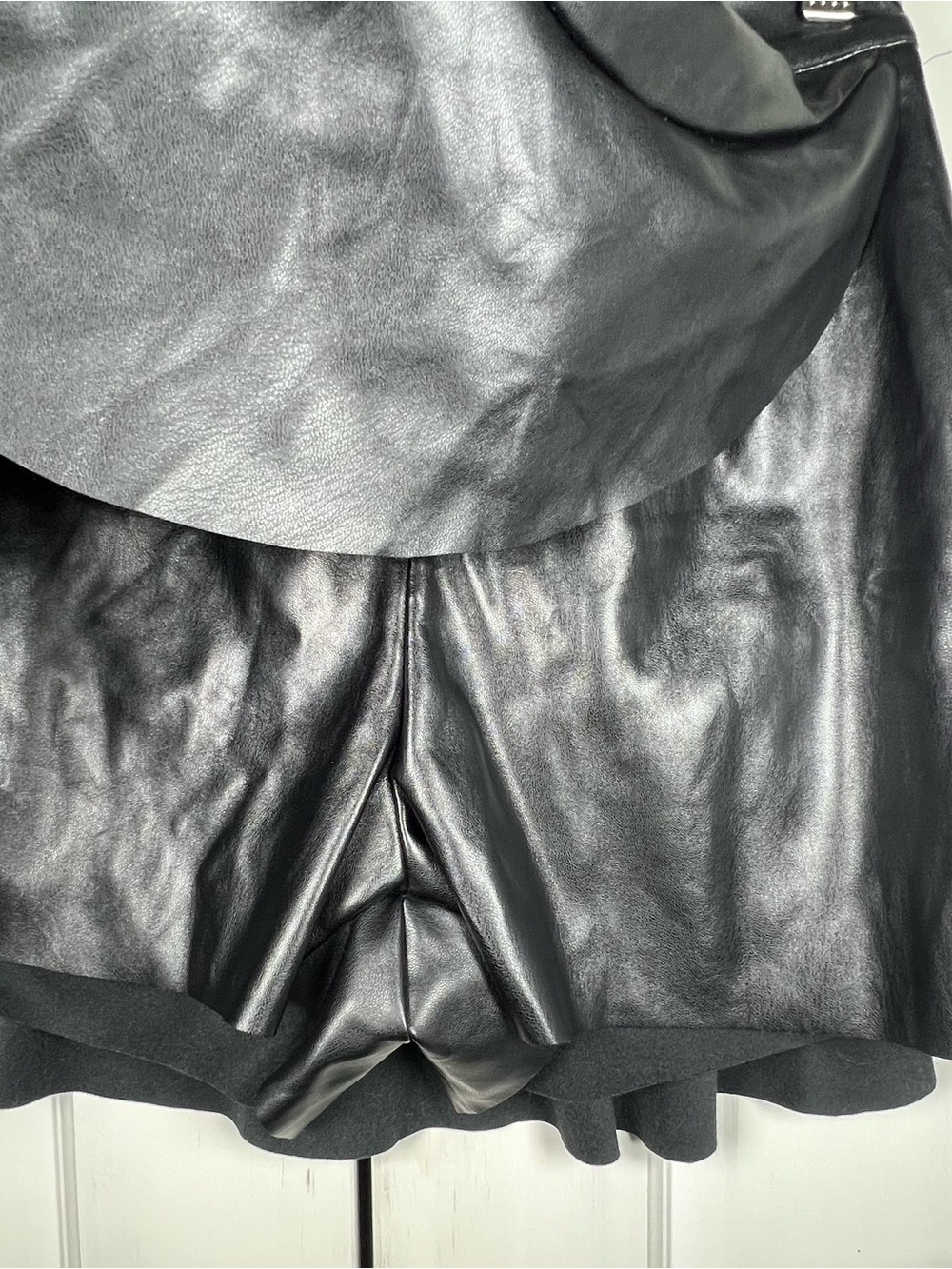 NWT NiMin Black Faux Leather Mini Skort Ruffled Faux Wrap Size Small - Picture 4 of 8
